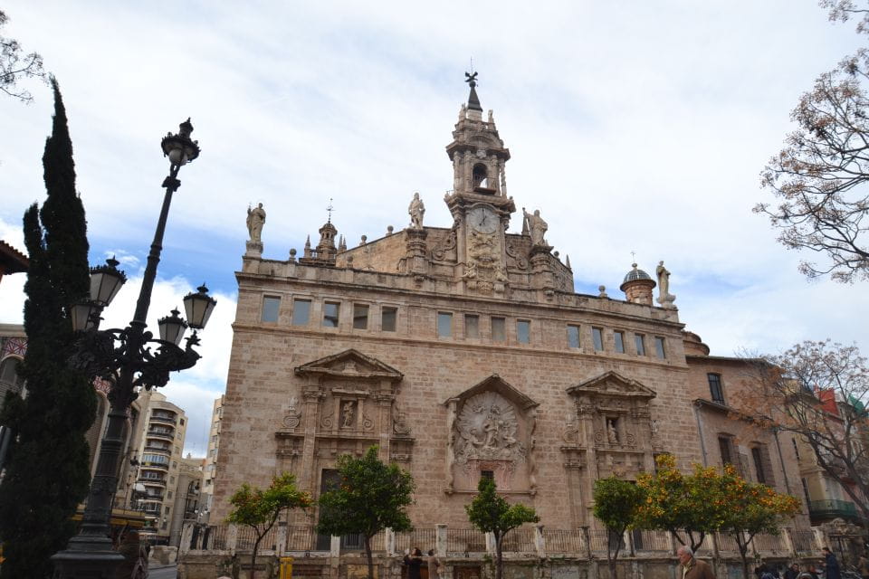 Valencia: Cathedral, St Nicholas, and Lonja De La Seda Tour - Things To Know