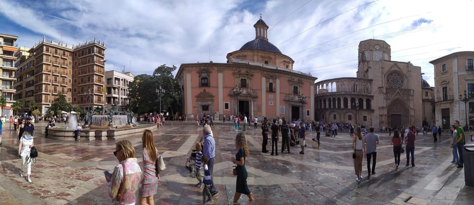 Valencia: City Walking Tour With Top Attractions - ITALIAN - Key Points