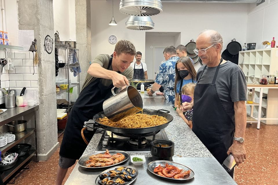 Valencia: Evening Guided Paella Workshop, Tapas, and Drinks - Things To Know