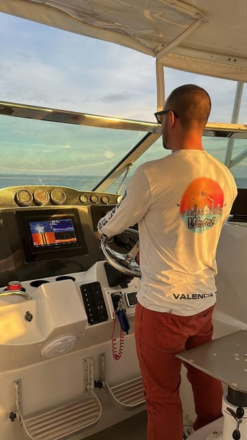 Valencia: Exclusive Sunset Cruise With Drink - Experience Highlights