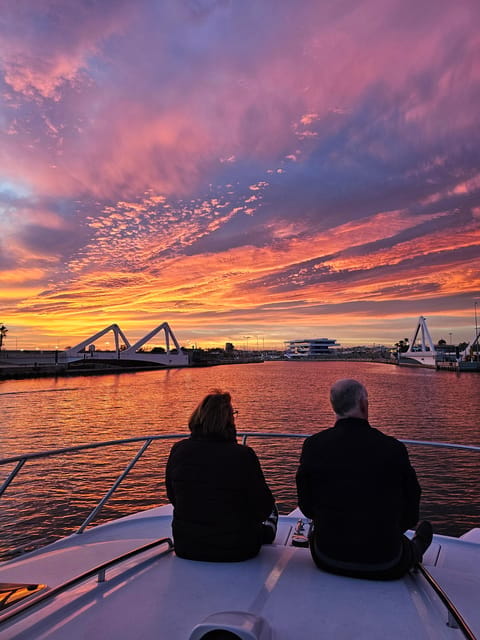 Valencia: Exclusive Sunset Cruise With Drink - Tips for a Great Experience