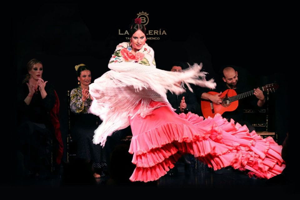 Valencia: Flamenco Show With Dinner at La Bulería - Dining Options