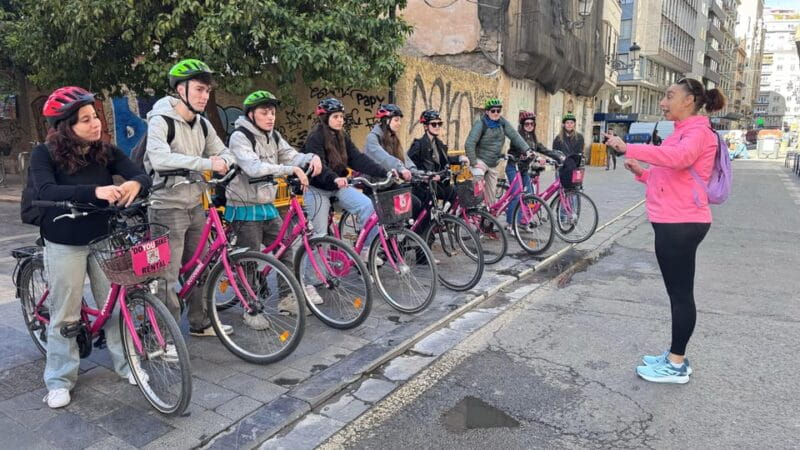 Valencia: Guided Private Bike Tour with Tapas and Drinks - Key Points/Takeaways