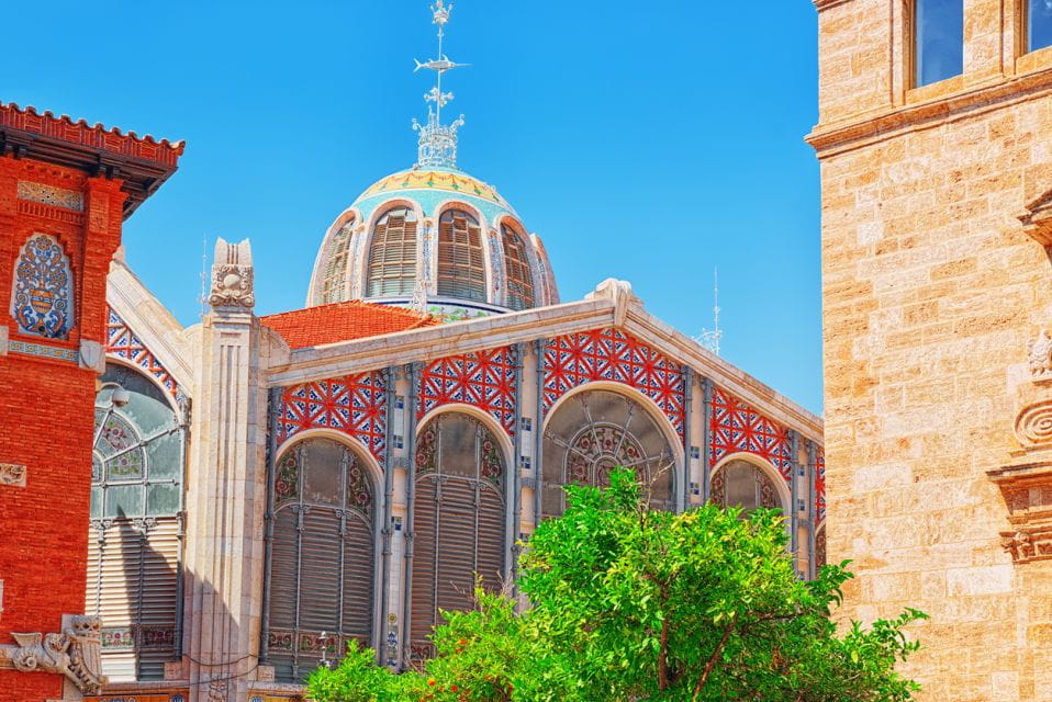 Valencia: Historic Center Audio-Guided Tour With Earphones - Historical Sites