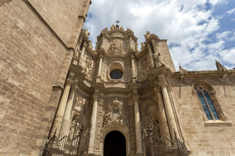Valencia: Historic Center Audio-Guided Tour With Earphones - Getting to the Meeting Point