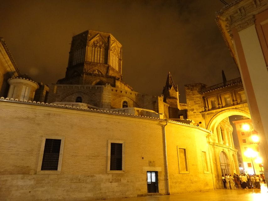 Valencia: Legends and Secrets Moonlight Walking Tour - Booking Details