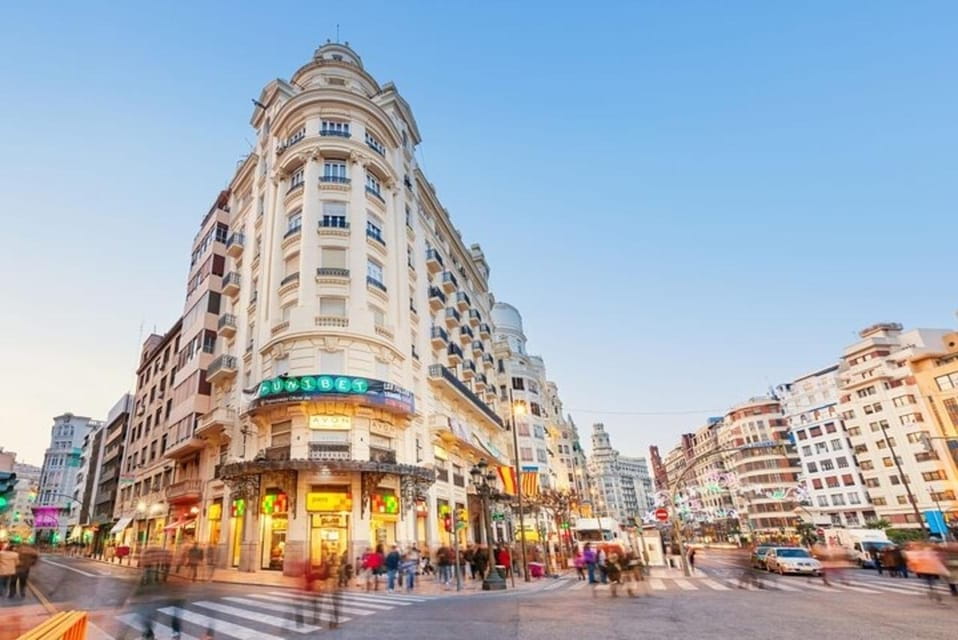 Valencia: Must-See Attractions Walking Tour - Key Points