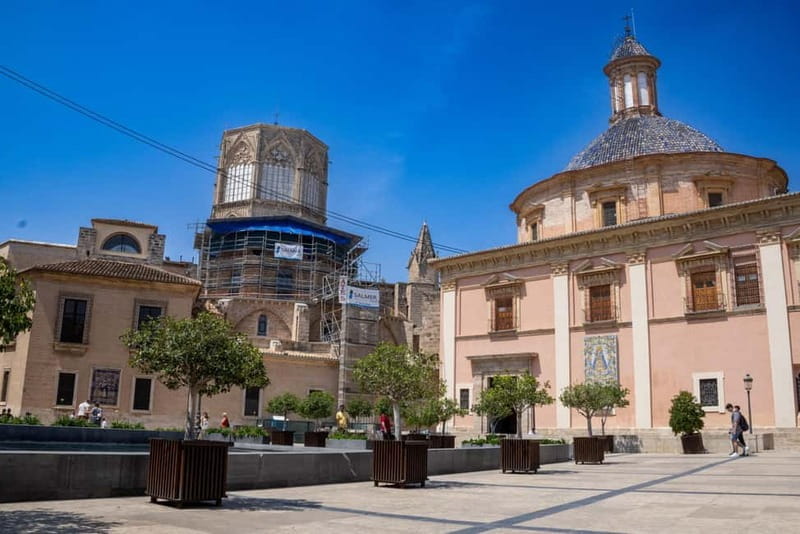 Valencia: Private City Center Highlights Tour with a Local - Key Points / Takeaways