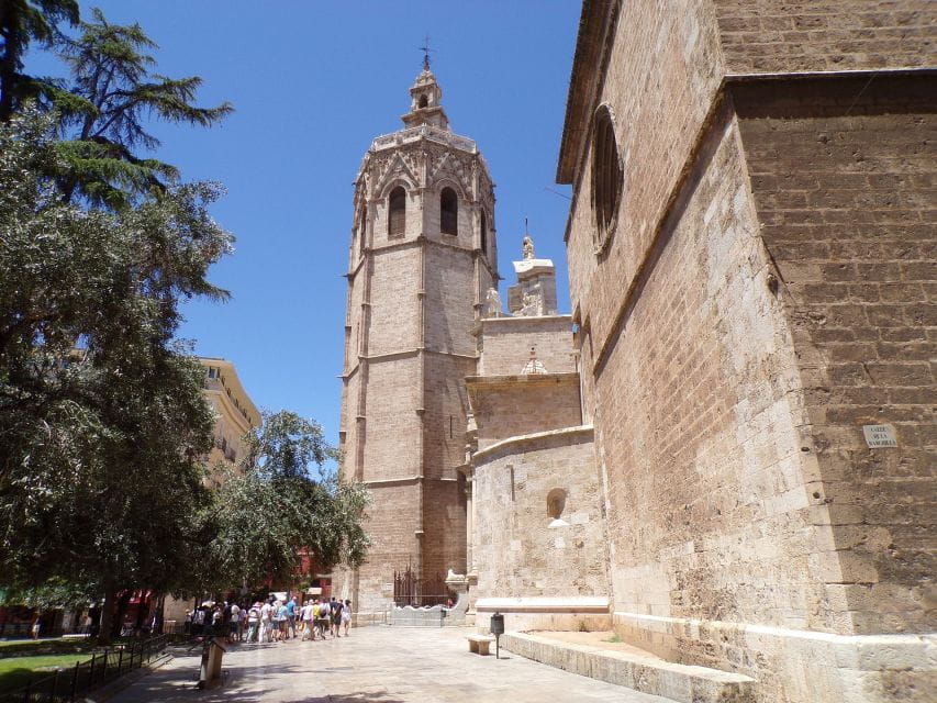 Valencia - Private Historic Walking Tour - Tour Guide and Language Options