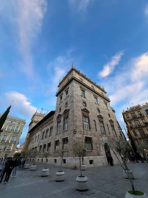 Valencia: Roman Heritage tour with Tapas & Beer! - Entering the Roman World: A Guided Tour Through Valencia’s Ancient Past