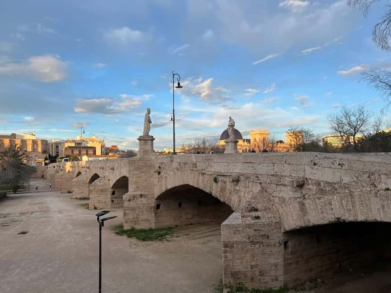 Valencia: Roman Heritage tour with Tapas & Beer! - Exploring Valencia’s Historic Center: From Roman Walls to Modern Streets