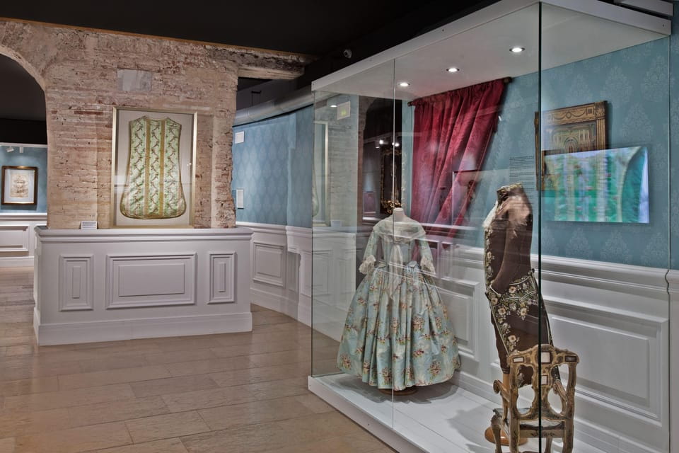 Valencia: Silk Museum Entry Ticket With Audio Guide - Accessibility and Facilities