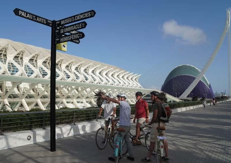 Valencia: Tapas tour + audio guide + bike all day - Key points / Takeaways