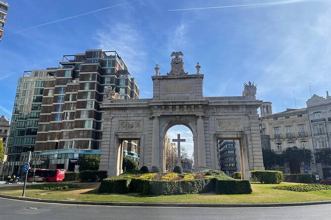 Valencia: Top 25 Highlights Guided Bike Tour - The Itinerary in Detail: What to Expect