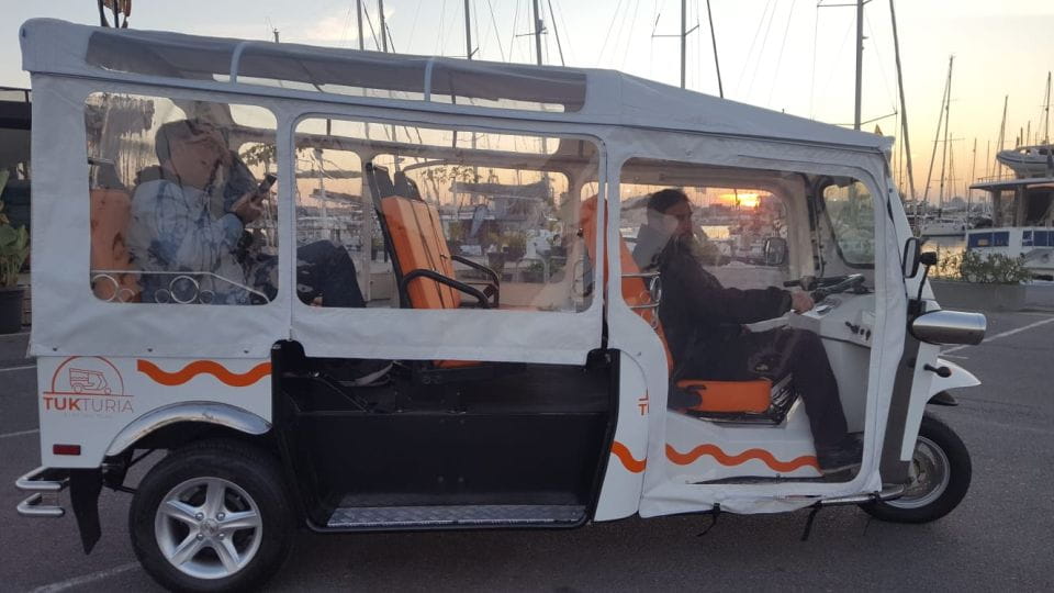 Valencia: Tuk Tuk City Tour - Accessibility and Comfort