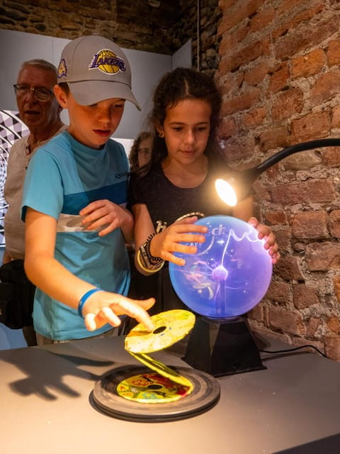 Valencia: World of Illusions Museum Entrance Ticket - Entering a World Where Perception is Challenged