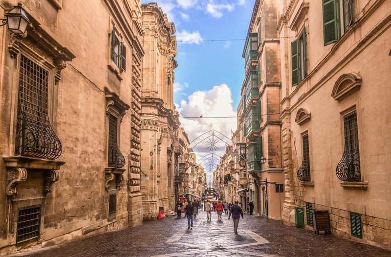 Valletta Full-Day Guided Tour in French w/ Lunch & Transport - Practical Considerations and Tips