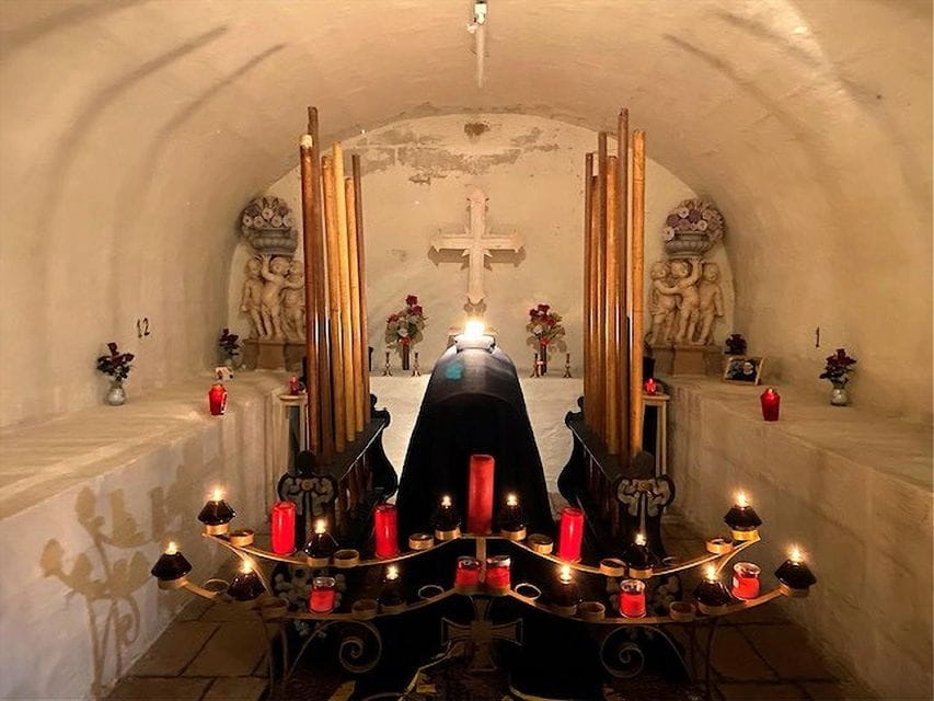 Valletta: Monastery and Secret Garden in Heart of the City. - Exploring the Serene Secret Garden