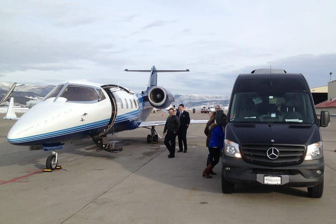 Vancouver Private Charter Tour With Experienced Local Guide - Meeting and Pickup