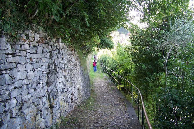 Varenna on the Como Lake, the Villa Monastero and the Patriarch's Greenway path - Who This Tour Is Perfect For