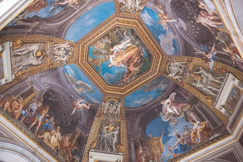 Vatican Museums, Sistine Chapel and Basilica guided tour - The Final Stop: St. Peter’s Square