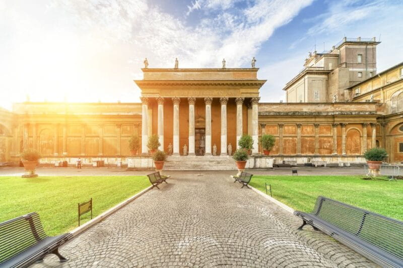 Vatican & Sistine Chapel Skip-the-Ticket-Line Tour for Kids - Navigating the Crowds & Security