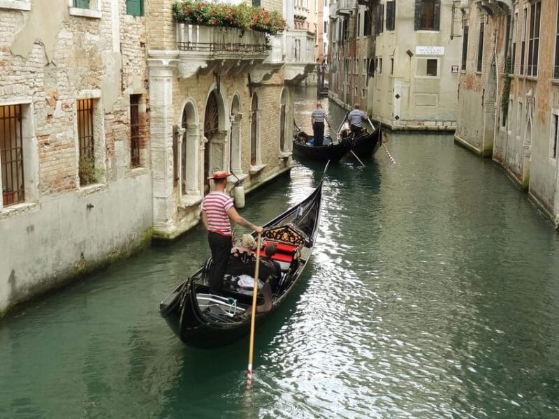 Venetian Dreams VIP: Gondola Ride & Hidden Canals Tour - Who Will Love This Tour?