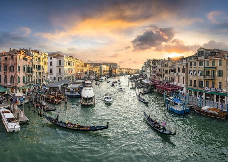 Venetian Gondola Serenade: A Romantic Journey Private - Sunset Views: Venice in Golden Light
