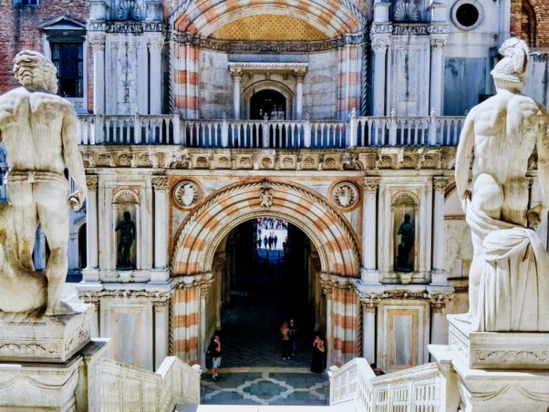 Venice: 1-Hour The Doge's Palace Tour - Crossing the Bridge of Sighs: A Symbol of Venetian Justice