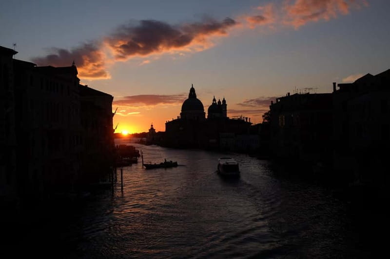 Venice: 4-Hour Sunrise Photgraphy Tour - Discovering Venice at Dawn: What to Expect