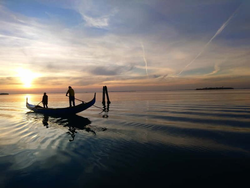 Venice: a boat tour amid the whispering water and light, a reality waiting to be discovered. - Key points / Takeaways