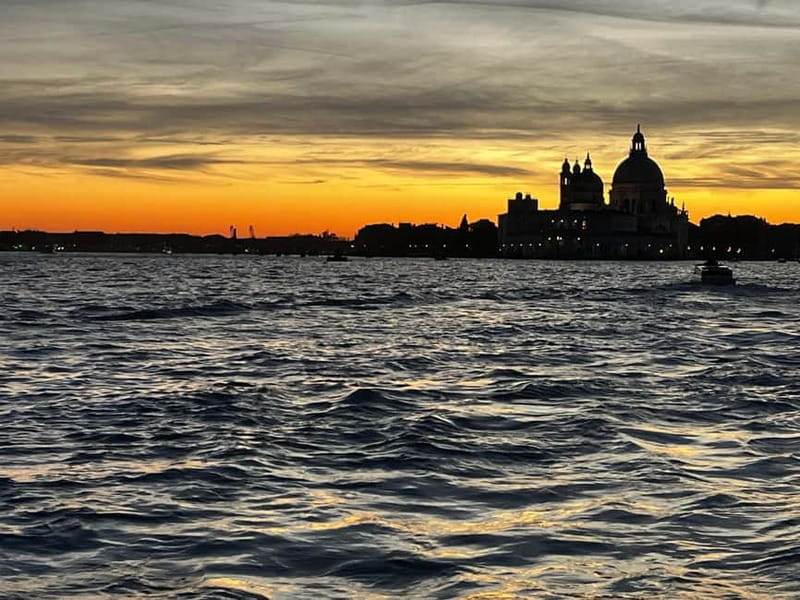 Venice: a boat tour amid the whispering water and light, a reality waiting to be discovered. - FAQ