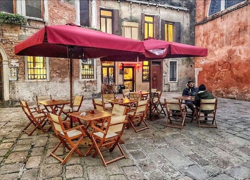 Venice: A Culinary Journey Through Brunetti's Mysteries - Exploring Venice Through Donna Leon’s Eyes