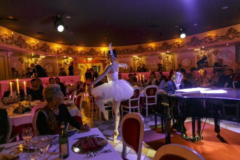 Venice: Cabaret Dinner Show - Who Will Love This Experience?