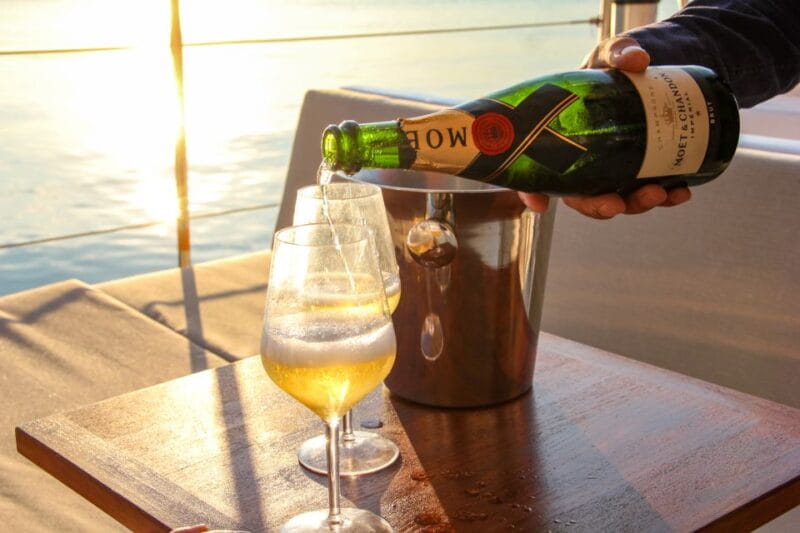 Venice: Catamaran Sunset Jazz Cruise with Aperitivo - FAQ