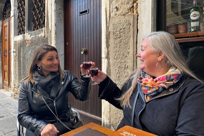 Venice Cicchetti & Spritz Food Tour in Cannaregio With Dinner - Discovering Authentic Italian Gelato