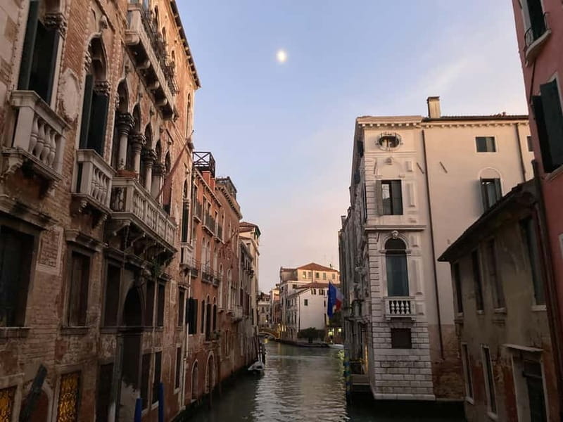 Venice: Crimes, Legends, and Mysteries Sunset Tour - Key Points / Takeaways