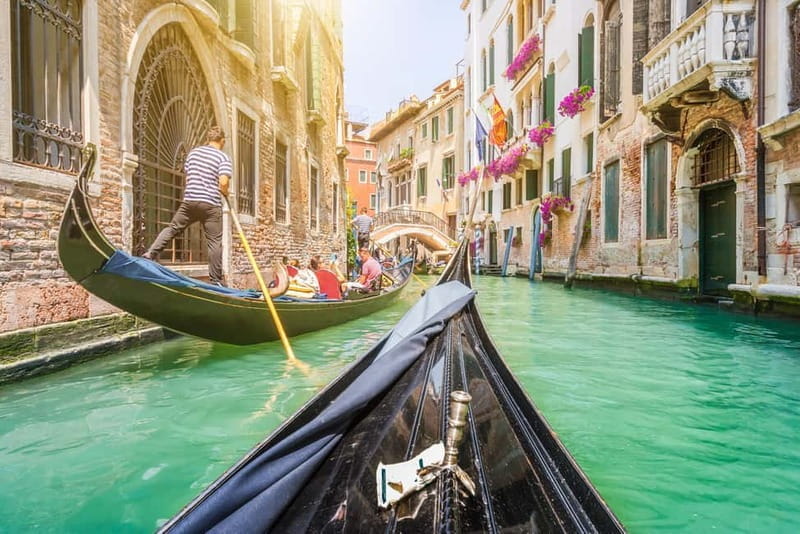 Venice: Doge's Palace Guided Tour with Gondola Ride - Entering Venice’s Most Famous Landmark