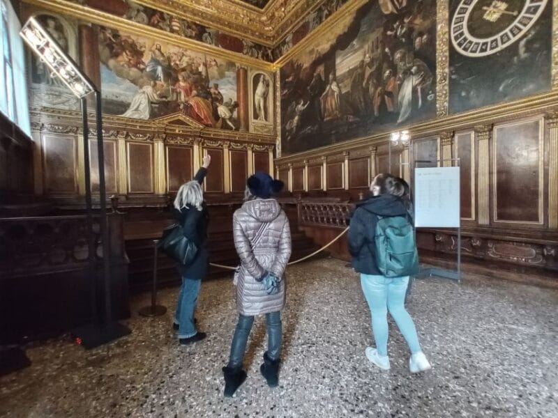 Venice: Doge's Palace Guided Tour with Optional Gondola Ride - Art, Politics, and the Palace’s Opulence