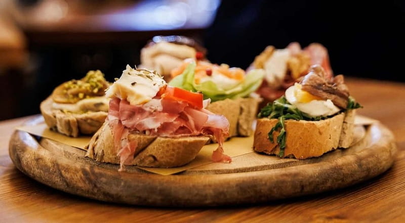 Venice Food Tasting Tour: Bites, Wine, Dinner & Local Guide - Exploring Venice through Food: An In-Depth Review