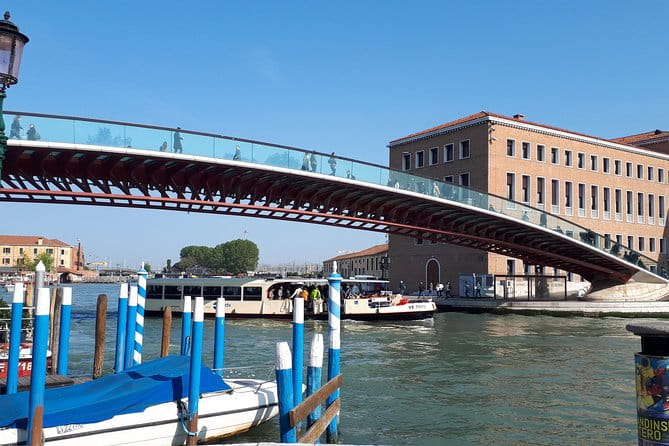 Venice Full Day tour from Milan by high speed train. Small Group - Starting the Day in Milan