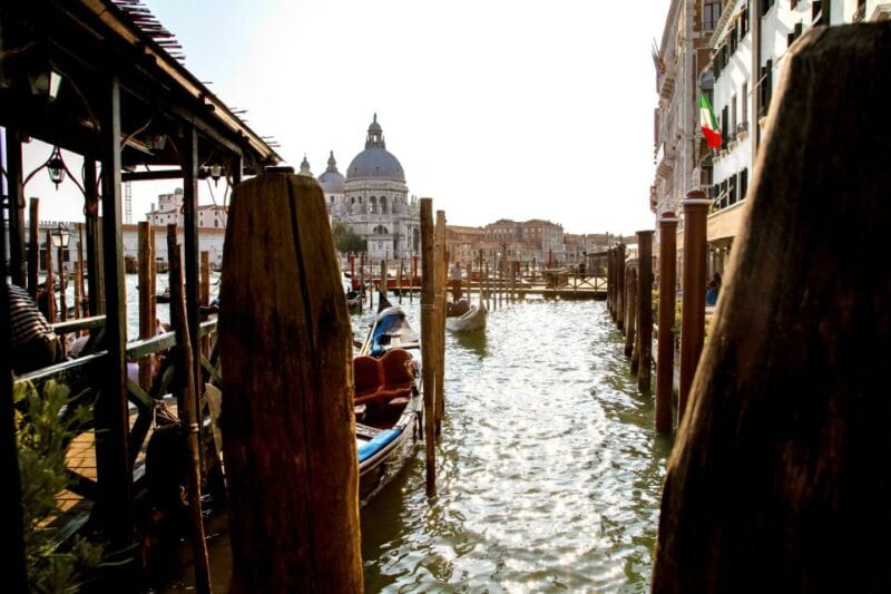 Venice: Gondola Ride with Live Guide or Audio Guide - Key Points / Takeaways