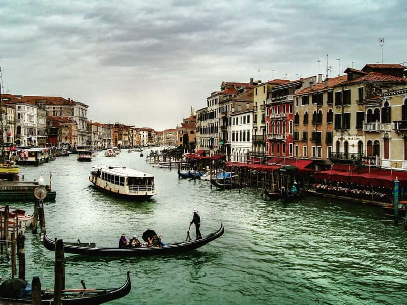 Venice: Gondola tour with live introductory commentary and audio guide - The Sum Up: Who Should Take This Tour?