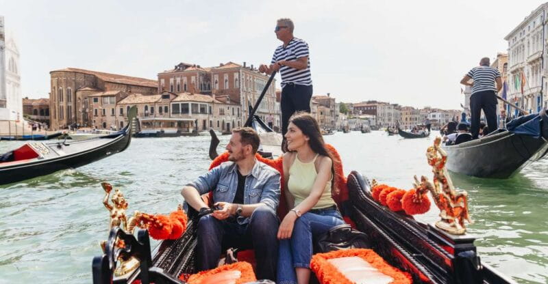 Venice: Grand Canal Gondola Ride with App Commentary - The Experience: What Youll Actually Do