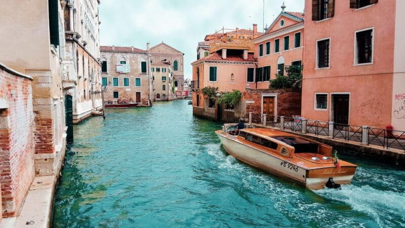 Venice: Guided Walking Tour with skip-the-line tickets - Practicalities and Logistics