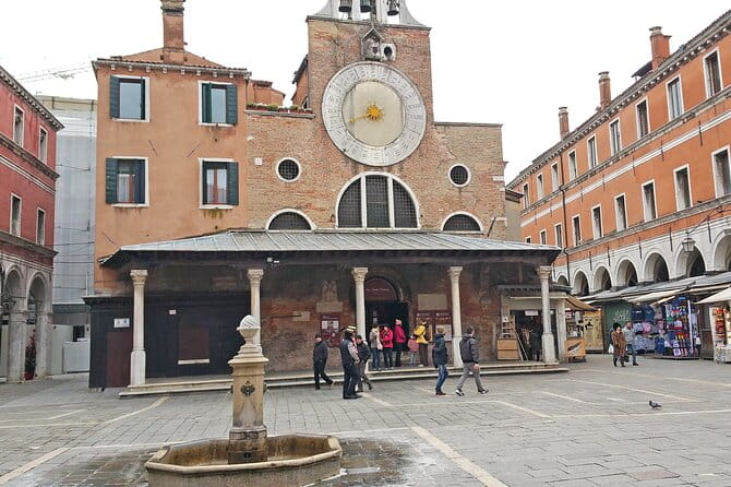 Venice highlights and hidden gems Small Group walking tour - Entering Venice: The First Stop at San Pantalon