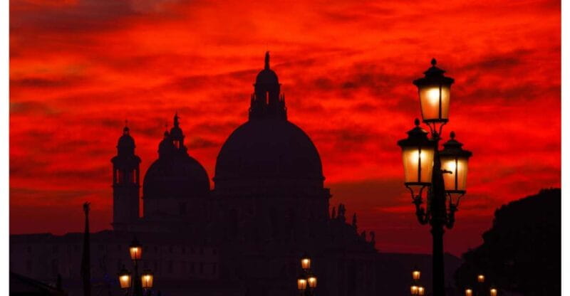 Venice: Mysterious Tales of Ghosts and Murders - Discover Venice’s Hidden Shadows: A Night Tour of Ghosts and Murders