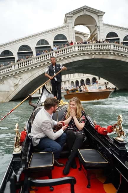 Venice: Photo Session in a Gondola - Why This Experience Offers Good Value for Travelers