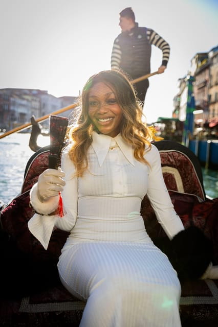 Venice: Private Photoshoot In Gondola - Key points / Takeaways