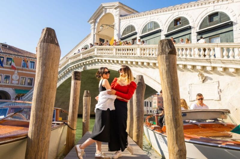 Venice: Professional Photoshoot at the Rialto Bridge - The Ideal Traveler for This Experience